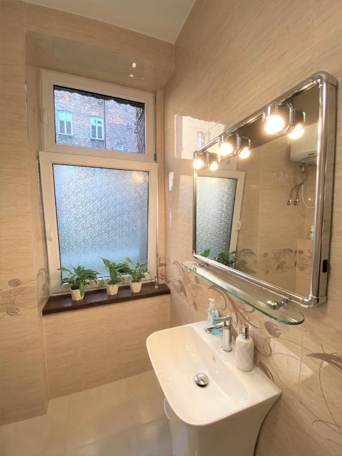 Apartament Czarne Zloto Katowice Buitenkant foto